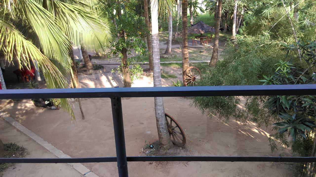 Coconut Park Bed & Breakfast Anuradhapura Dış mekan fotoğraf